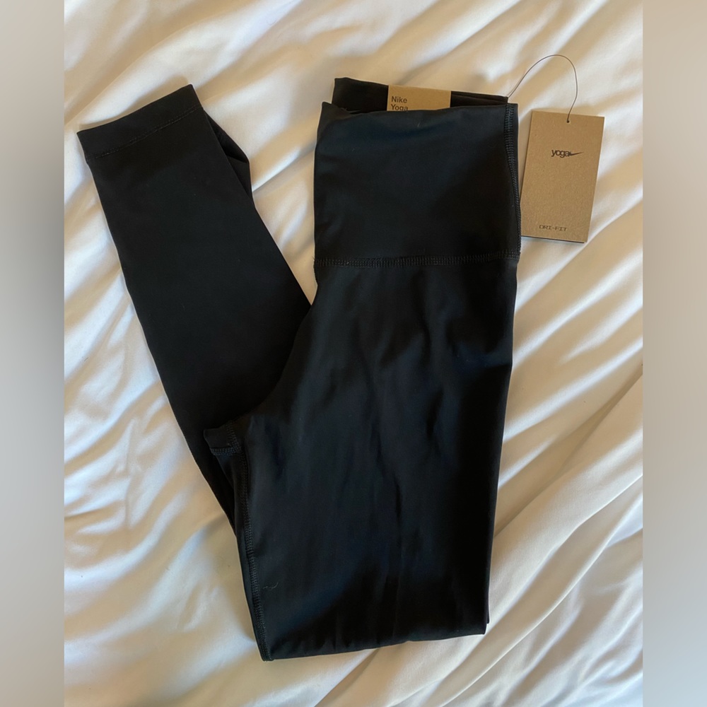 Nike Yoga Leggings